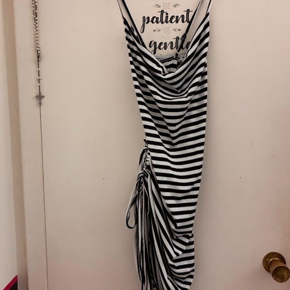 Black & White Striped Ruched Midi Dress – Size Large